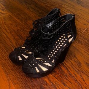 Gianni Bini Leather Cutout Platform Wedges, Size 9.5